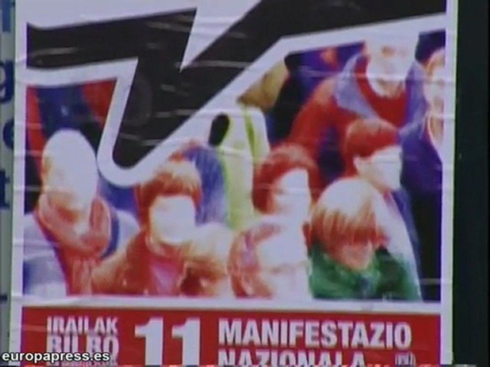 Carteles sobre la manifestacion de Izquierda Abertzale en Bi