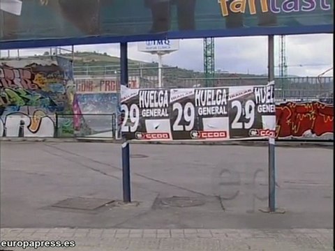 CC.OO convoca huelga con carteles en Bilbao