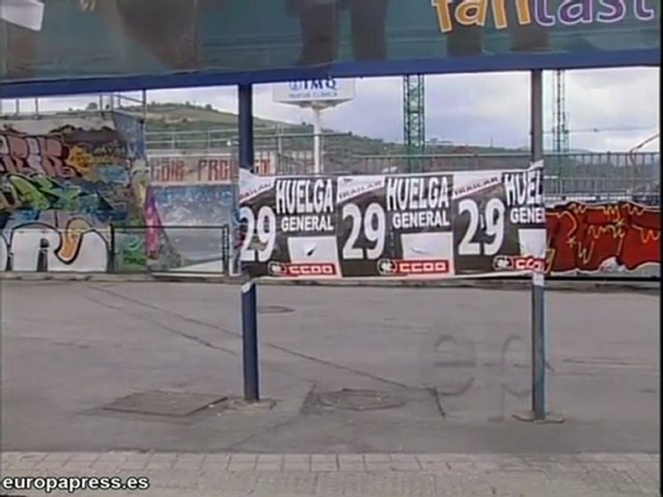 CC.OO convoca huelga con carteles en Bilbao