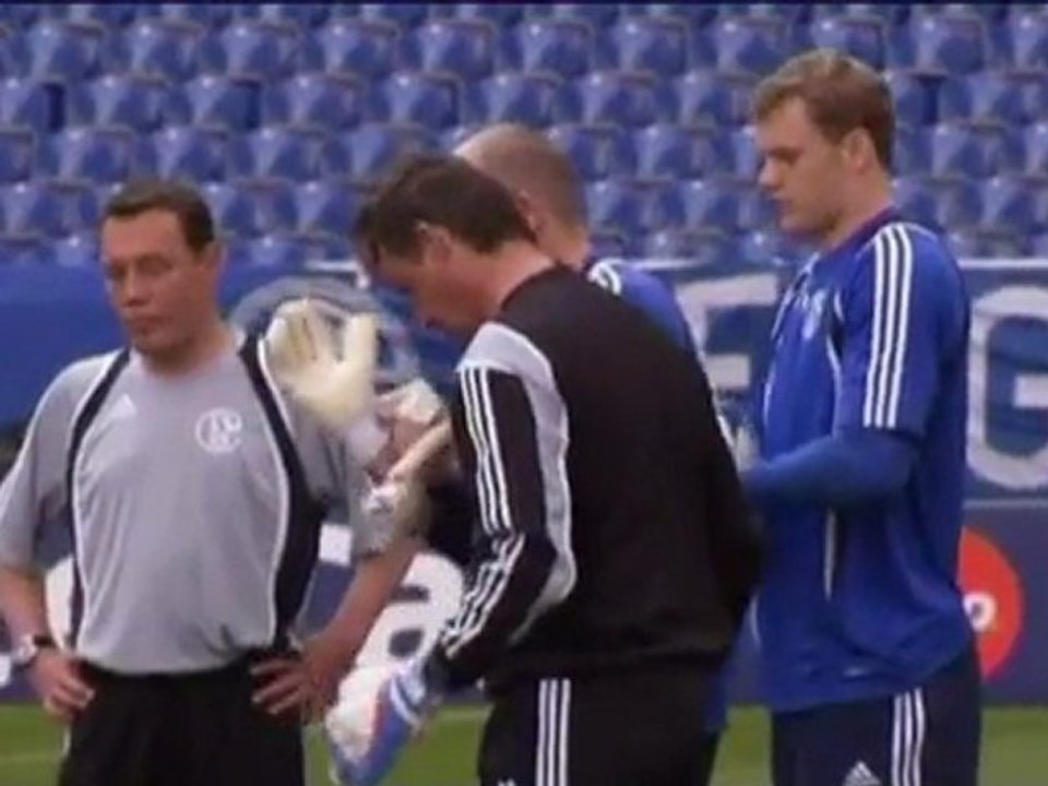 Neuer unterschreibt bei Bayern