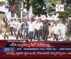 Ponnala Lakshmaiah's house attacked Telangana protesters