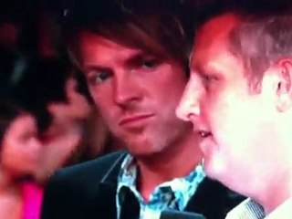 Justin Bieber nos bastidores do CMT Music Awards 2011