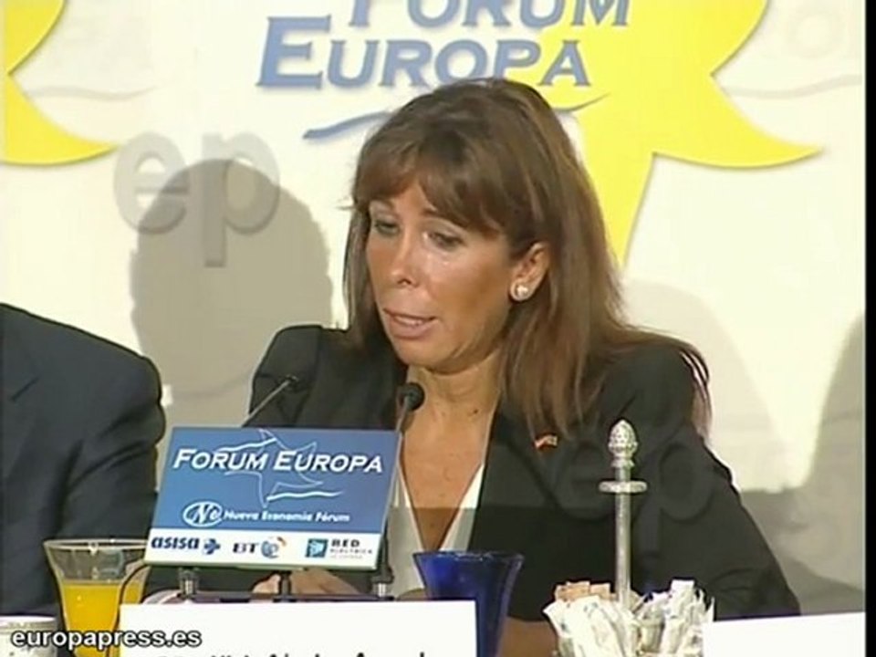 Rajoy elogia a Sánchez-Camacho