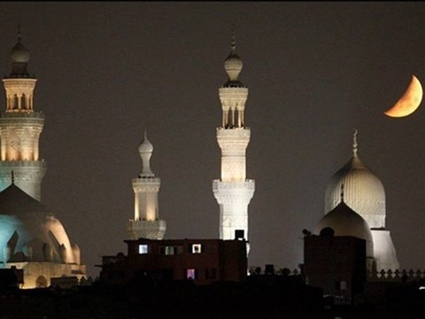 Çıplak ayakla namaz kılmanın hükmü nedir? Osman Ünlü Hocaefendi