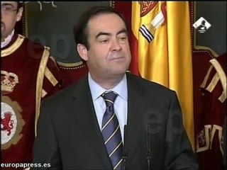 Bono critica a los controladores