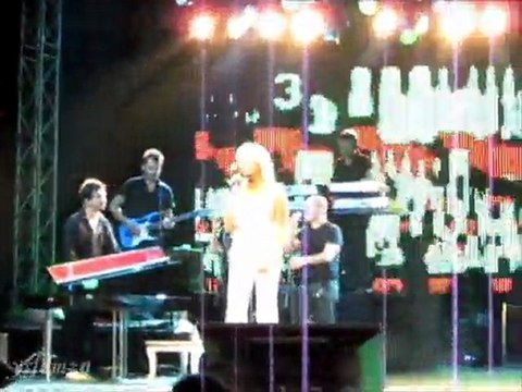Ajda Pekkan ft. Tarkan - Yakar Geçerim | İzmir Arena Live - 2011