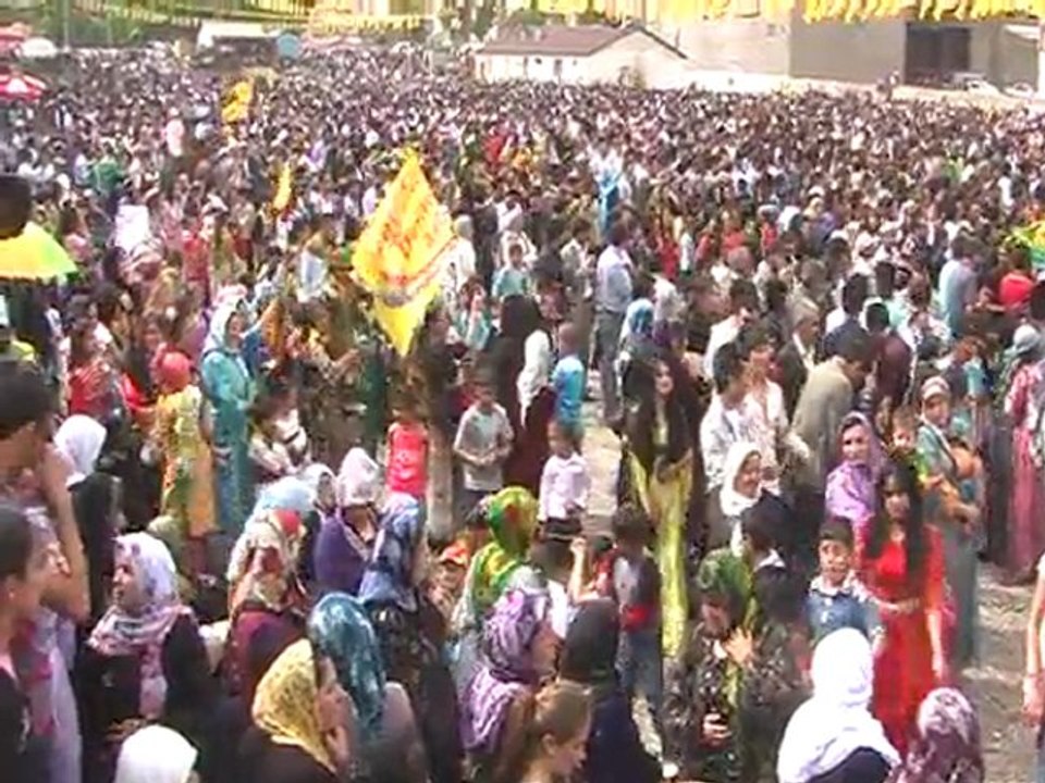 Yüksekova 2011 seçim mitingi