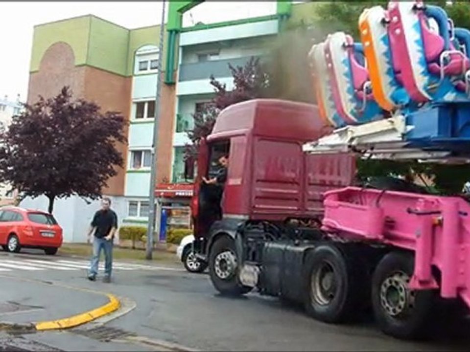 Arrivées des forains - Hénin Beaumont (62) Mai 2011