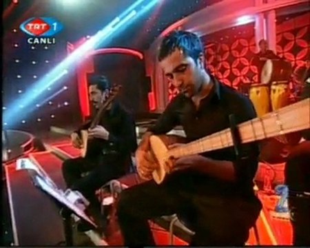 Özcan Deniz&Burcu Güneş-Kara Çadır-İki Renk