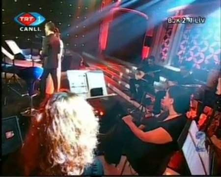 Özcan Deniz&Burcu Güneş-Kırmızıgül Demet Demet-İki Renk