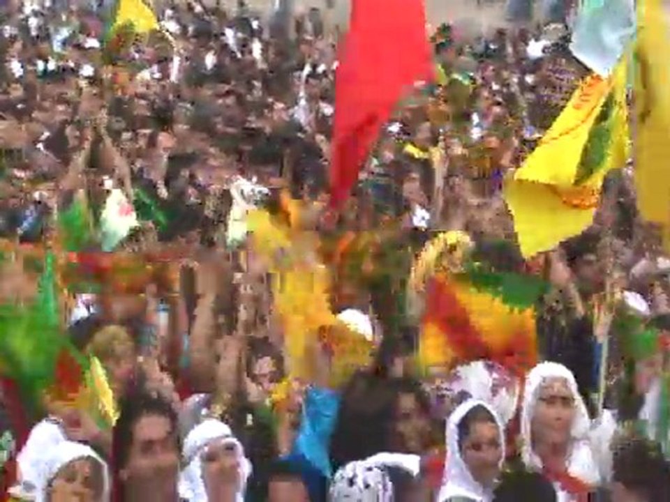 Yüksekova 2011 seçim mitingi2