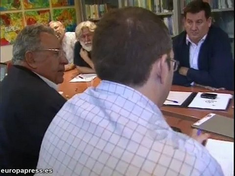 Cayo Lara llama también a la huelga general