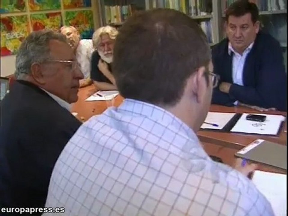 Cayo Lara llama también a la huelga general