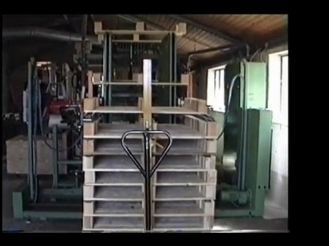 Timme Stapelautomaten GmbH - Stapelmaschine hinter Kufennagelmaschine