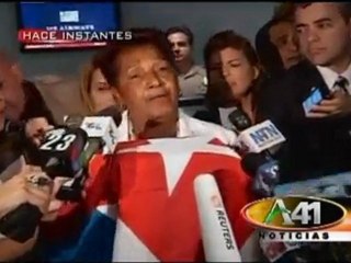 Reina Luisa Tamayo llega a Miami bajo gritos de 'Zapata vive'