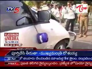 CM Rosaiah' convoy collided while returning, 2 injured_RJY