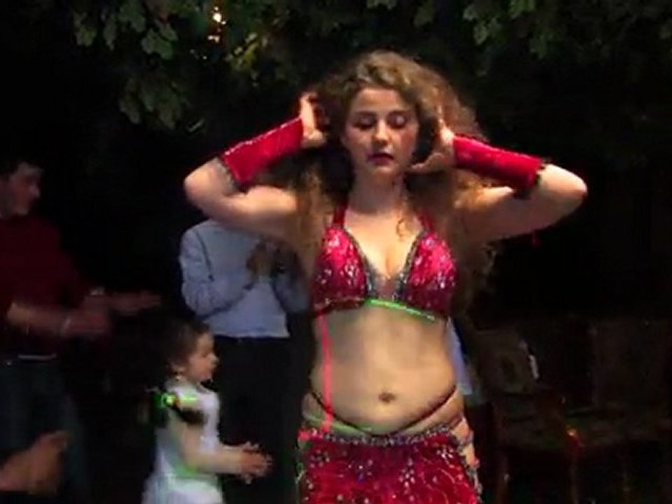 Шикарные восточные танцы в ресторане Легенда