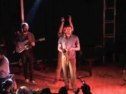 apothikimusic.com - Maraveyas iLegal LiVe - den zitao polla (ΑΠΟΘΗΚΗ music - LiVe Concerts & music events@Agrinio)