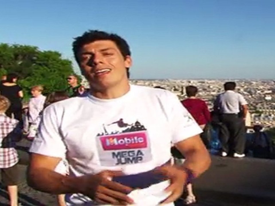 M6 mobile Mega Jump - Présentation du nouveau record au Sacré Coeur