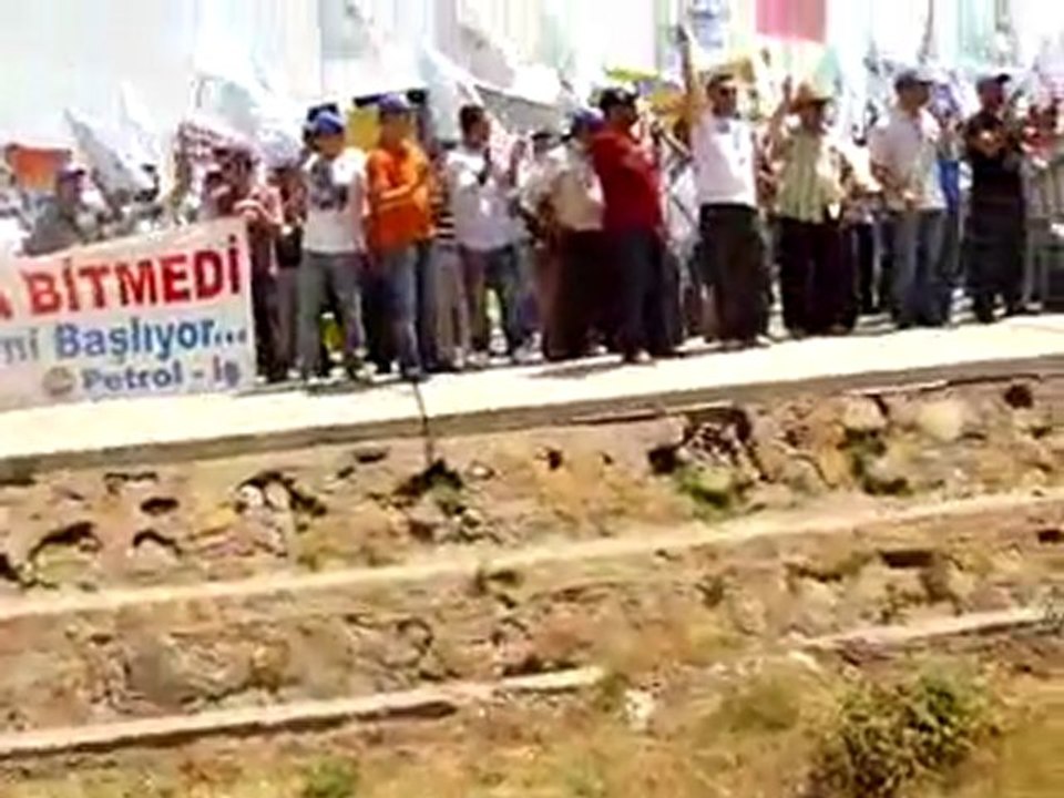 tüpraş izmir rafinerisi eylemi aliağa 9 haziran 2011 (yemekhane)