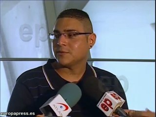 Llegada madre joven ecuatoriano enfermo