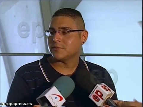 Llegada madre joven ecuatoriano enfermo