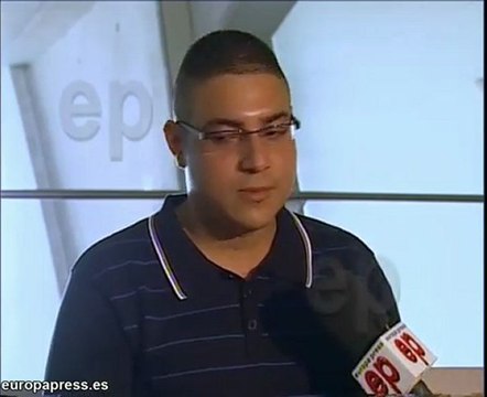 Llegada madre joven ecuatoriano enfermo