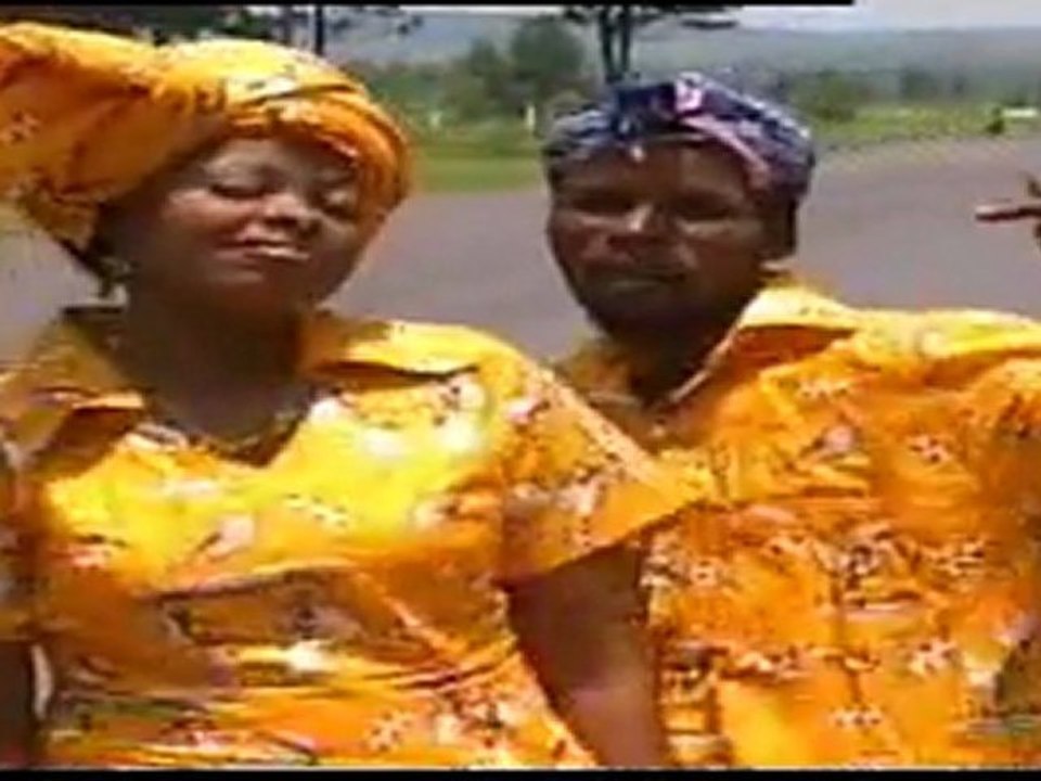 La poetesse Nathy Ebriet son representant de ACTA MD David dans Kembe Brazzaville