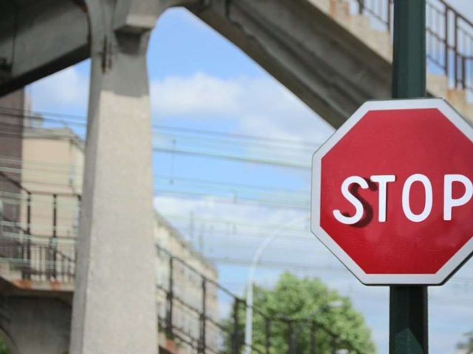 Détournement d'un panneau de signalisation - After Effects - Photoshop