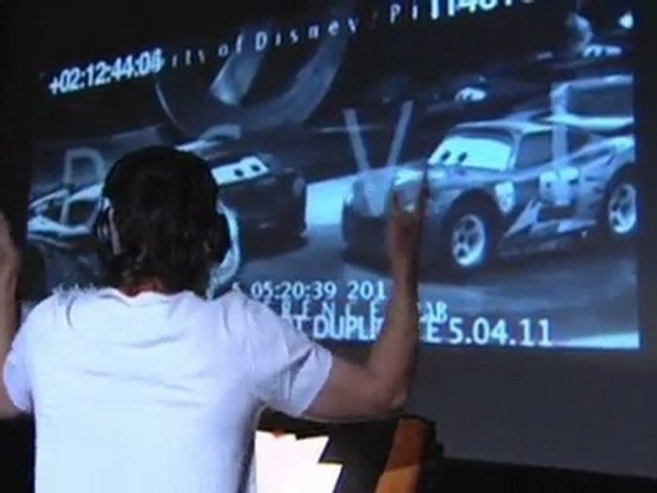 Alonso "Arabalar"ı seslendirdi