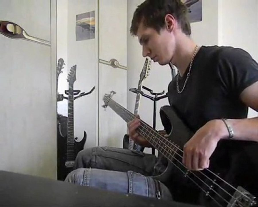bass cover - Hard to concentrate - RHCP