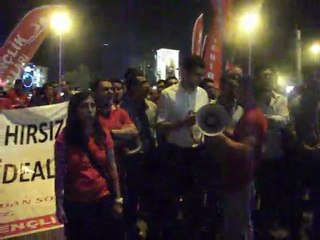 CHP İL GENÇLİĞİ TAKSİMDE HOPA İÇİN YÜRÜDÜ...