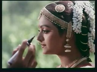 Swarna Kamalam - Ghallu Ghallu