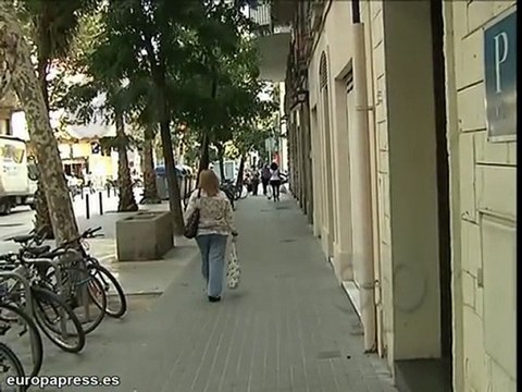 Una familia 'okupa' una habitación de un hostal en Barcelona