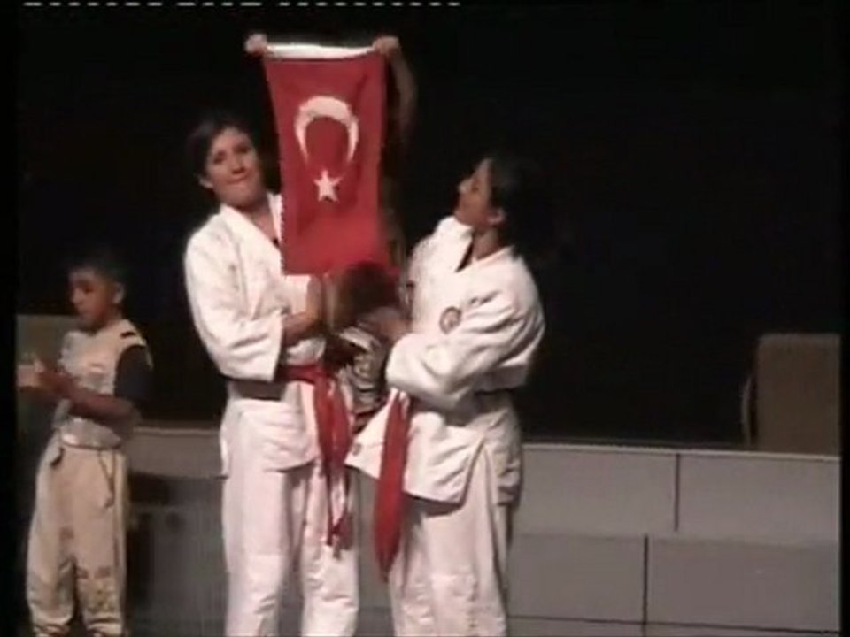 6. Sevgi Gecesi 11 spor gösterisi