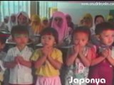 Kuran Okuyan Japon Çocuk