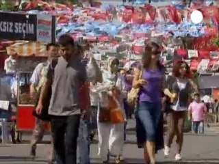 Législatives en Turquie : victoire prévisible pour l'AKP