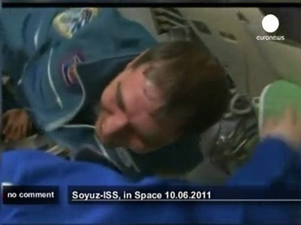 Soyuz arrive à la station spatiale... - no comment