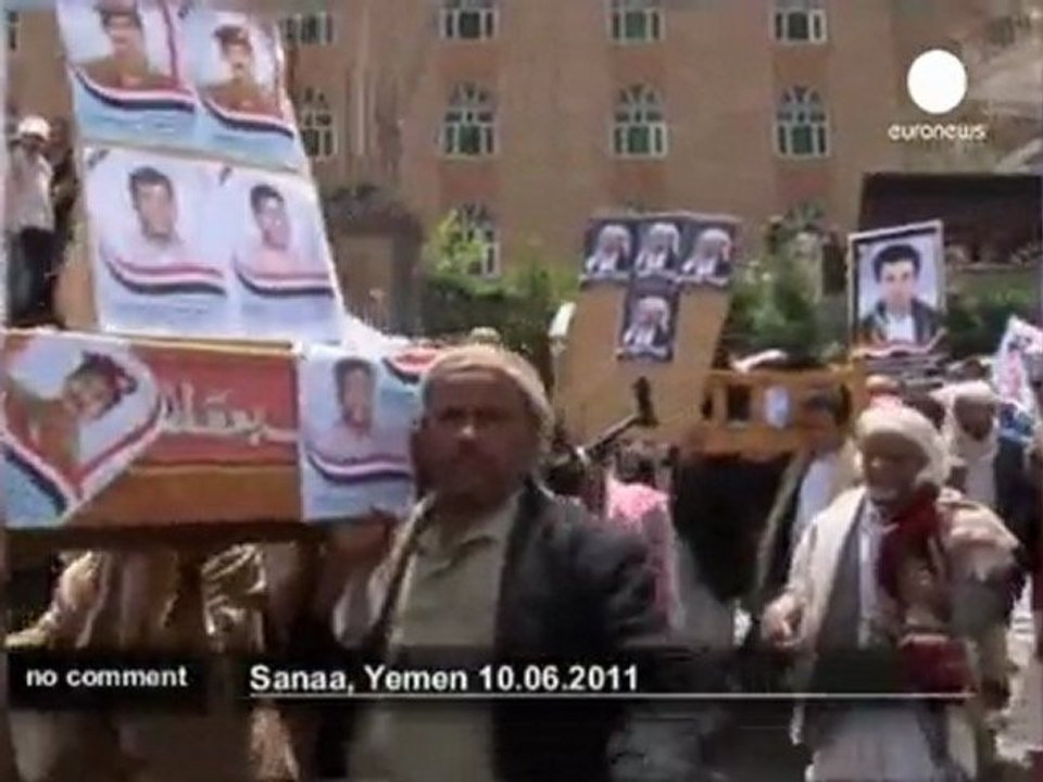 Yemen: mass protest against president after... - no comment