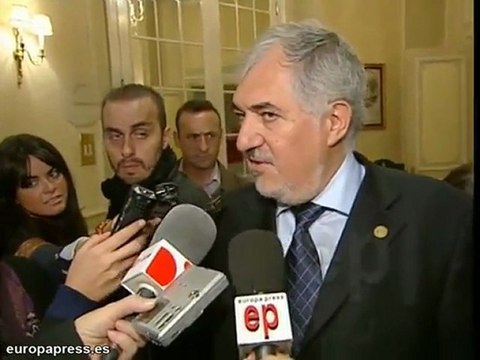 Conde-Pumpido pide que se juzgue a Cubillas