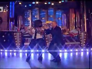 Anelia & Gumzata - Chetiri Sekundi (Live @ Slavi's Show) 2010