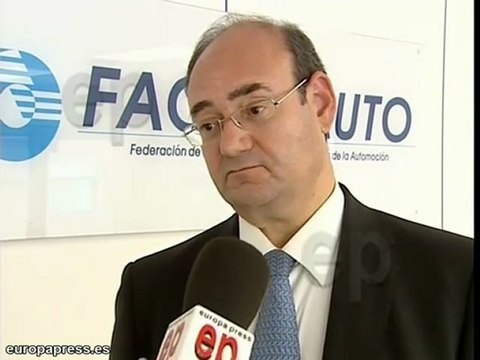 La venta de coches de segunda mano cae un 36%