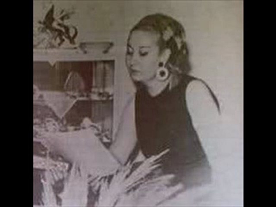 Gitme Güzeller Güzeli - Nermin Demirçay