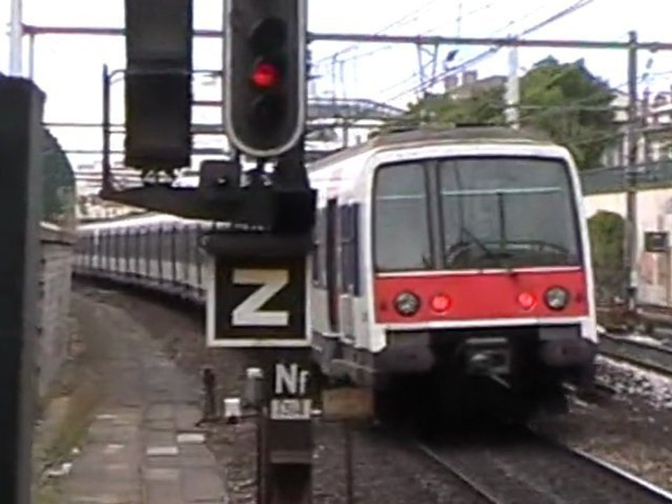 MI84 : Départ de la gare de Fontenay Sous Bois sur la ligne A du RER