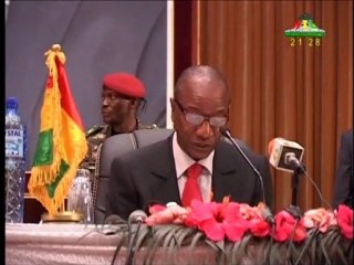 Alpha Condé à la table ronde de l'emploi formation en Guinée