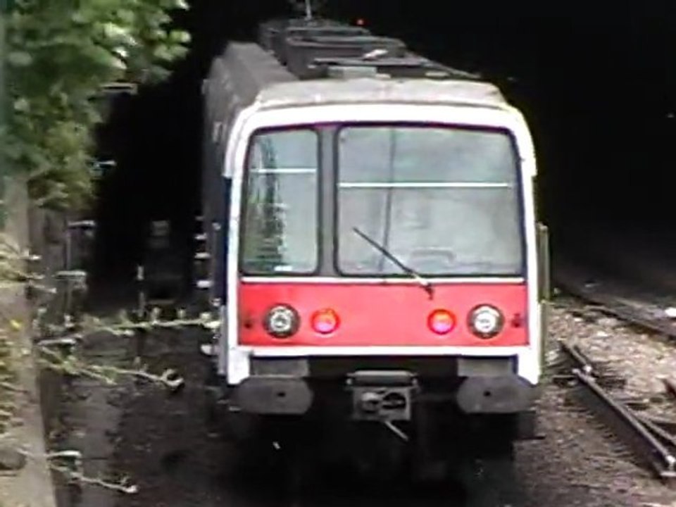 MI84 : A l'approche de la gare de Vincennes sur la ligne A du RER