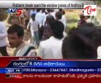 Gold worth Rs.1 crore robbed from Andhra Bank