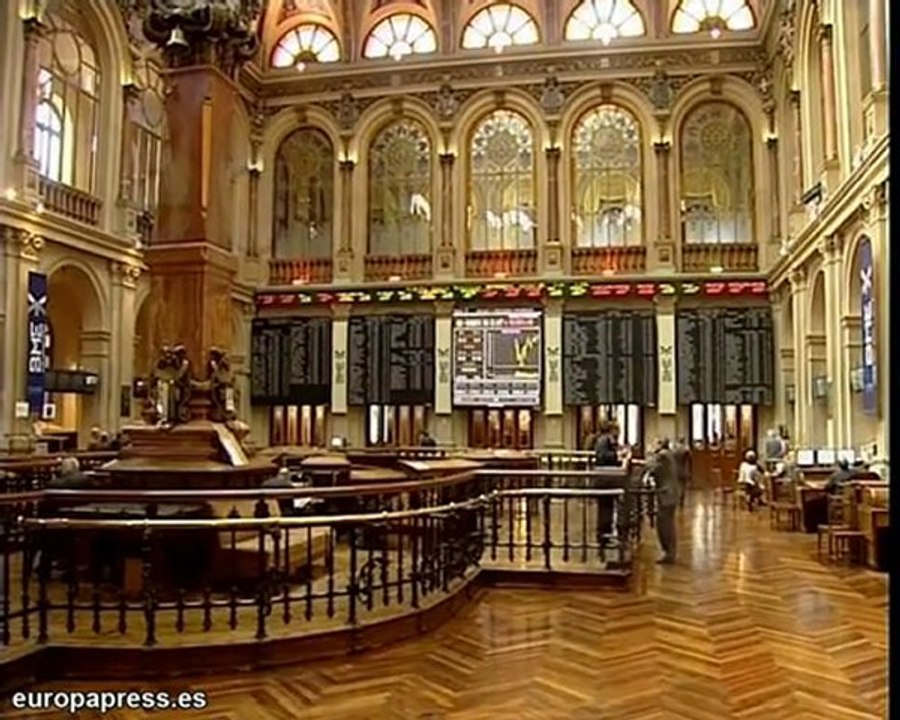 La Bolsa modera su caída a media sesión