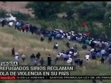 Refugiados sirios reclaman ola de violencia en su país