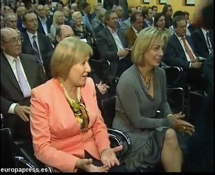 Felipe González ve correcta la remodelación de Zapatero